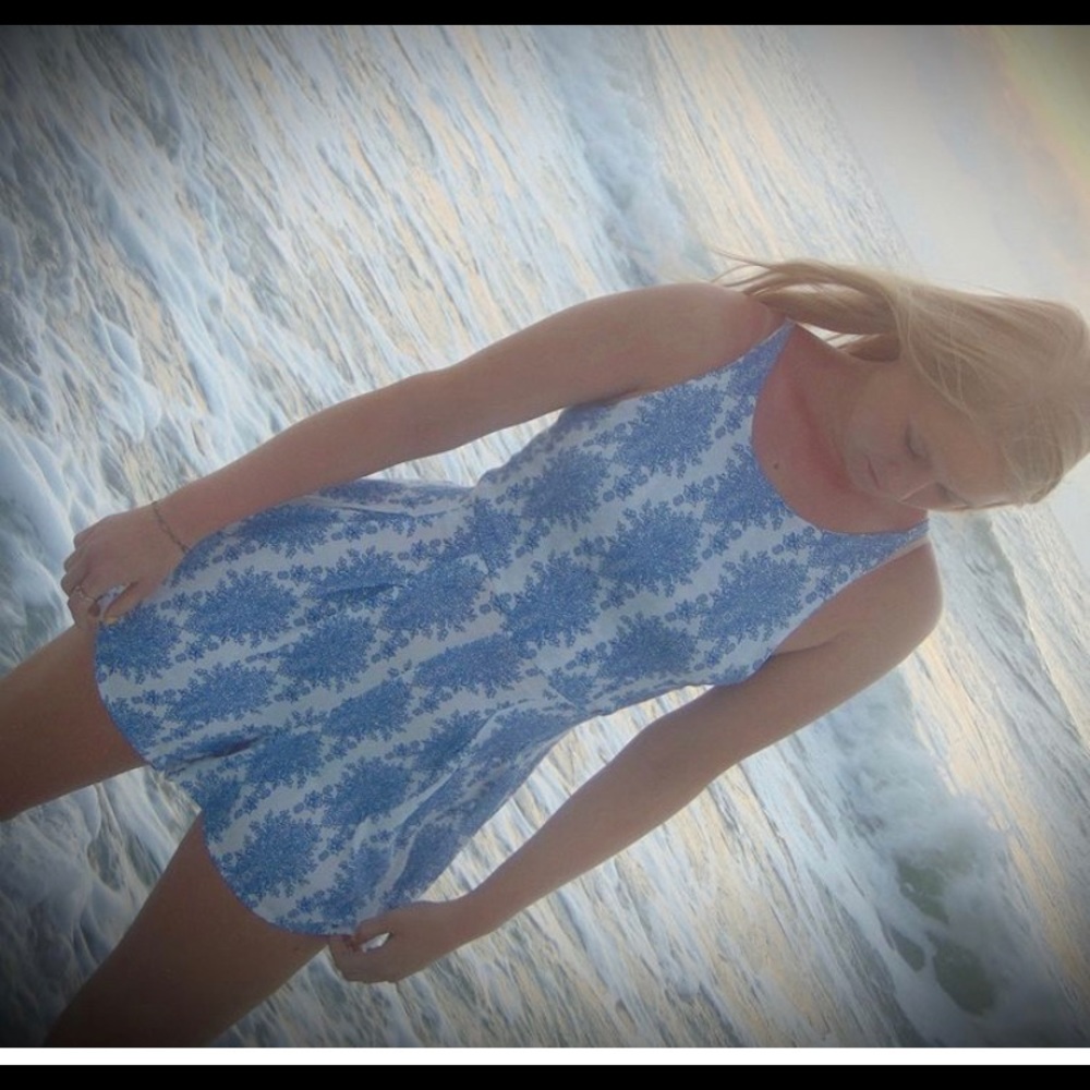 Tie in the back Medium Floral Design Romper